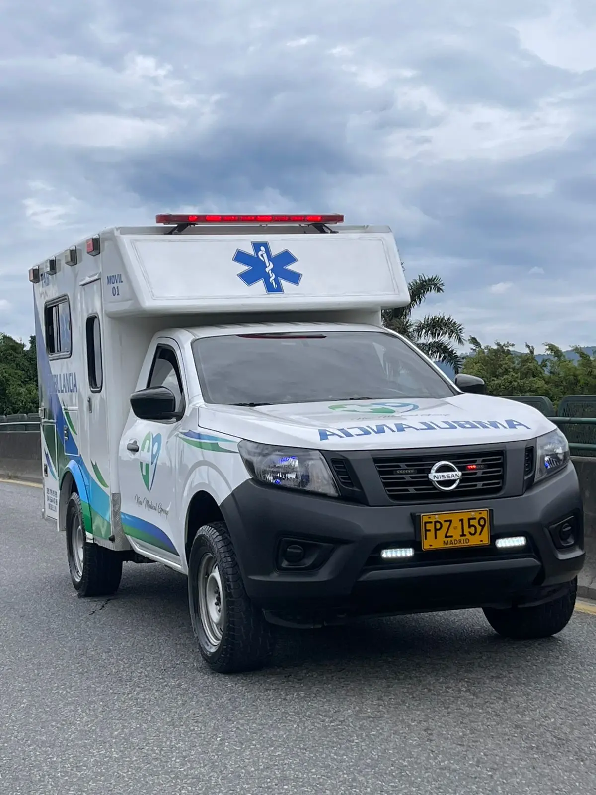 Ambulancia de transporte asistencial básico equipada